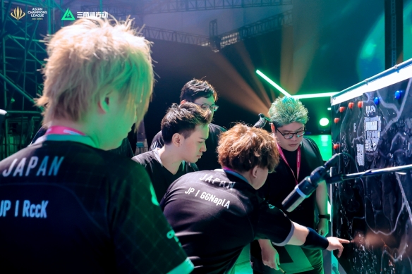 四个席位 四个席位