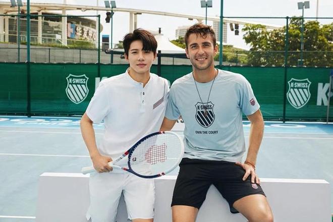 更因为他在 更因为他在