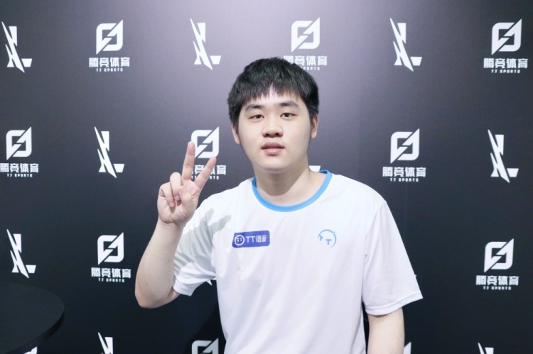 场比赛中 场比赛中