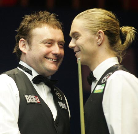 盯人影随 盯人影随